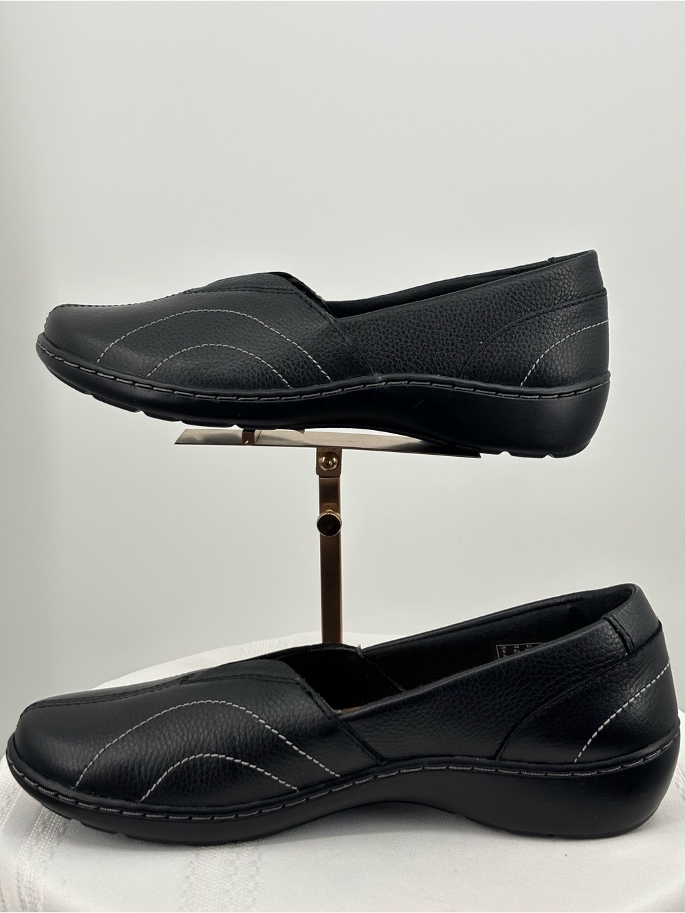 Clarks Black Cora Meadow Leather Loafers, Size 8.5 - Picture 2 of 7